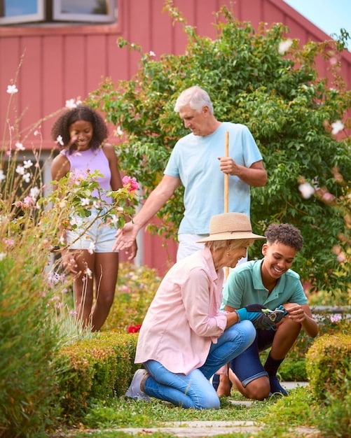 Reduce Food Waste: Community Composting Program Guide